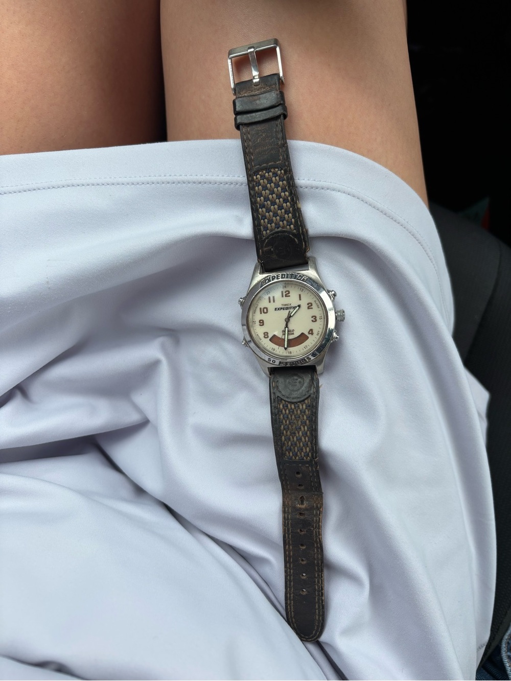 Vintage Timex Indiglo WR 50M Quartz Watch – Brown Leather Strap